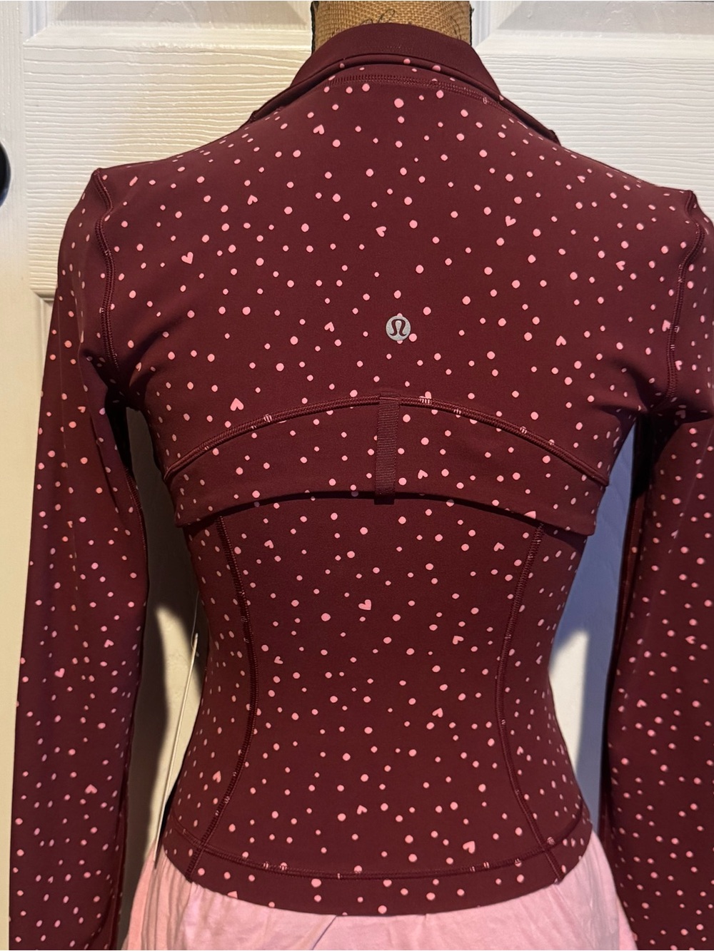 Lululemon Define Cropped Jacket Size 4 Pink Scattered Hearts Pattern - Picture 2 of 8